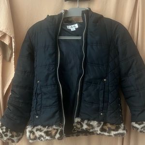 Amy Byers Girls Medium (Size 10/12) hooded faux leopard winter jacket